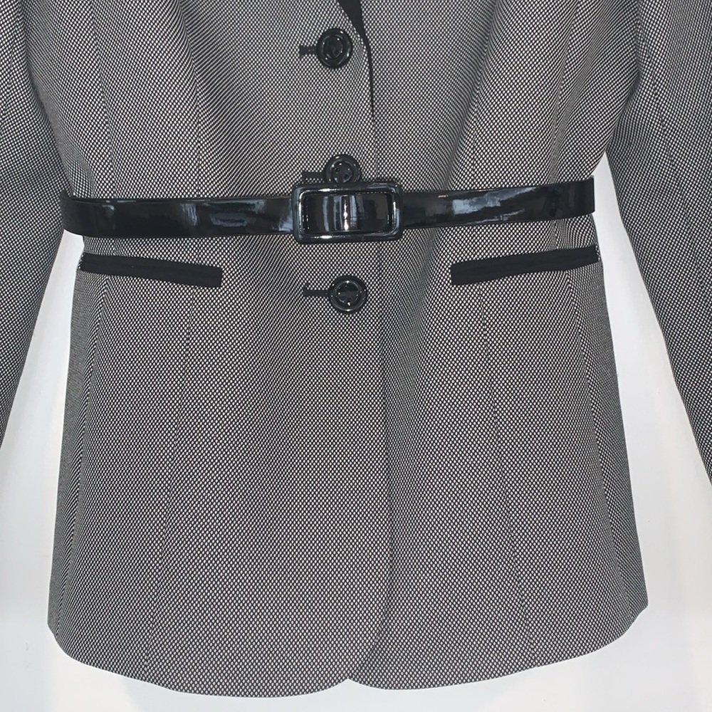 Tahari Arthur S Levine Framed Notch Collar Belted Blazer 6 - Picture 3 of 12